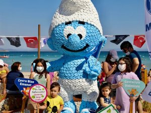 Atık pet şişeler sanat eserine dönüştü