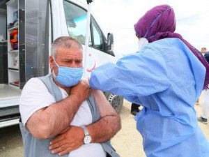 İzmir’de mevsimlik tarım işçilerine korona virüs aşısı başladı