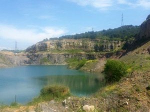 Alaplı yapay gölet tehlike saçıyor