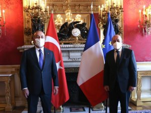 Dışişleri Bakanı Çavuşoğlu, Fransız mevkidaşı Le Drian ile görüştü