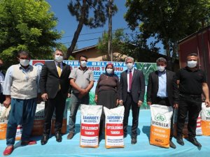 Şahinbey’den çiftçilere silajlık mısır desteği