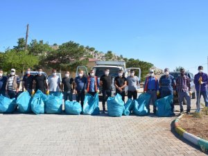 Makam Dağı’nda temizlik çalışması gerçekleştirdi