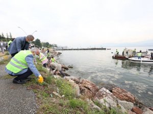 Derinceliler deniz salyası seferberliğine katıldı