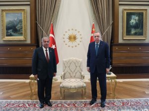 Cumhurbaşkanı Recep Tayyip Erdoğan, KKTC Meclis Başkanı Önder Sennaroğlu’nu kabul etti.