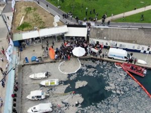 Caddebostan’daki müsilaj temizliği havadan görüntülendi