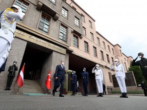 Bakan Akar, Letonya Başbakan Yardımcısı ve Savunma Bakanı Pabriks ile bir araya geldi