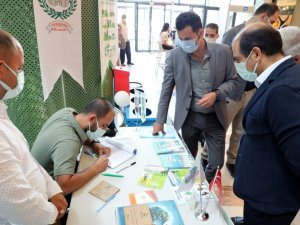 Diyarbakır’da ambalaj atığı getirene fidan hediye edildi