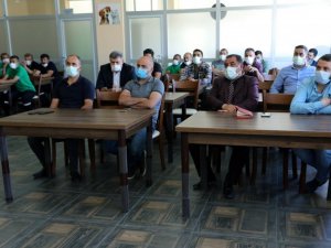 Van Büyükşehir Belediyesinden sokak hayvanları için bilgilendirme toplantısı