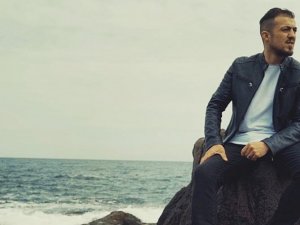 Burak Okuyucu, "Yaz Bir Kenara" klibiyle dikkat çekti