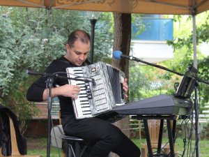 Başkent’te sanatçılar açık hava konserlerine devam ediyor