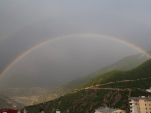 Artvin’de kartpostallık gökkuşağı manzarası