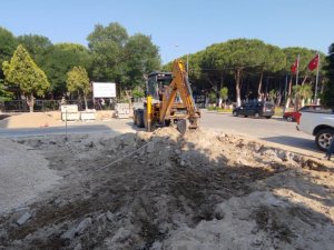 Covid-19 geçiren başkan ilçesine Sağlıkçı Anıtı yapıyor