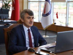 Rektör Uysal: "Türkiye salgın sürecini çok iyi yönetti"