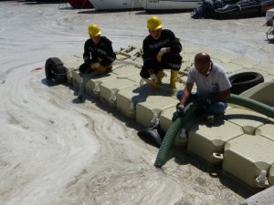 Çanakkale Boğazı’nda müsilaj temizliği 3’üncü gününde devam ediyor