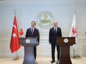 Bakan Soylu, Kırgızistan Dışişleri Bakanı Kazakbaev ile bir araya geldi