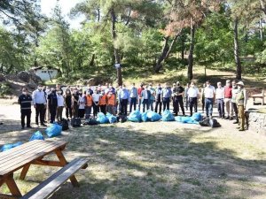 Çan’da belediye ekipleri mesire alanını temizledi