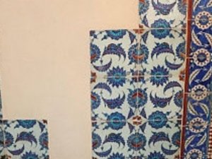 Adana Ulu Camii çinileri ile Konya kökenli çini panolar Türkiye’de