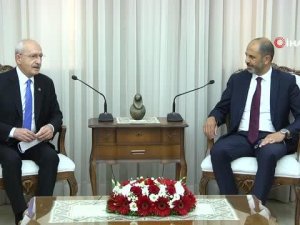CHP lideri Kılıçdaroğlu, KKTC meclisindeki partilerin liderleri ile görüştü
