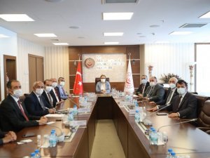 Van heyeti bakanlıklar arası mekik dokuyor