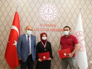 Kütahya’da yarışmada dereceye giren öğrenciler ödüllendirildi