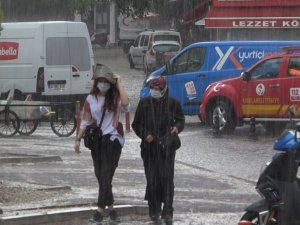 Kırklareli’nde sağanak yağış vatandaşları hazırlıksız yakaladı