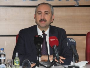 Bakan Gül: “Bir takım polemiklerle siyaset yapmanın Türkiye’ye hiçbir faydası yok”