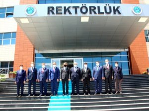 Tarım ve Orman Bakanı Bekir Pakdemirli’den üniversiteye ziyaret