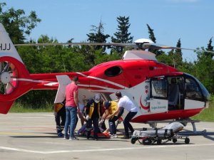 Kalp krizi geçiren 48 yaşındaki şahıs ambulans helikopter ile hastaneye yetiştirildi