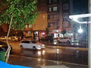 Aksaray’da sağanak yağış etkili oldu