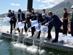 SAREM, Eğirdir Gölüne balık, kerevit ve sülük bıraktı