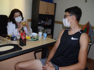 Kuşadası Belediyesi’nin ücretsiz diyetisyen hizmeti yoğun ilgi görüyor