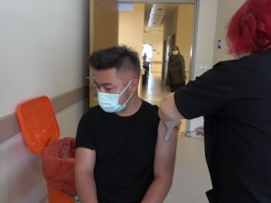 Kargo, kurye, taksi ve dolmuş şoförleri aşılanmaya başladı