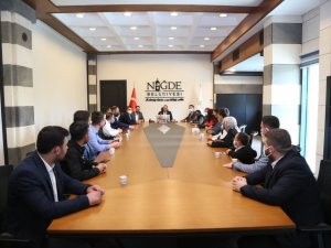 AK Gençler Niğde Belediye Başkanı Özdemir’i ziyaret etti
