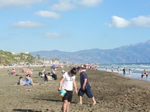 Sahilde kısıtlama öncesi yoğunluk