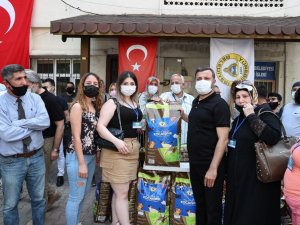 Yüreğir Belediyesinden can dostlara mama desteği