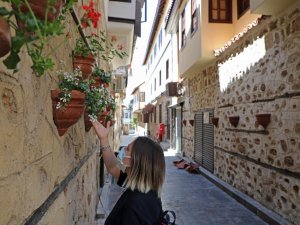 Kaleiçi sokakları sardunya kokacak