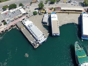 Bostancı’da devam eden müsilaj temizliği havadan görüntülendi