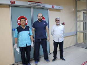 6’ncı kattan düşen çocuğu hayata bağlamıştı, dededen doktora teşekkür ziyareti