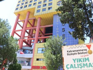 "Dünyanın en saçma binasının" yıkımına bayramda başlanacak