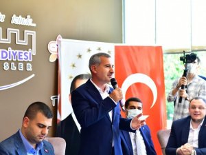 Başkan Çınar ve Eyyüp Kadir İnan AK Partili gençlerle buluştu