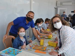 Minik öğrenci Hatice Çelik’ten Vali Çelik’e teşekkür