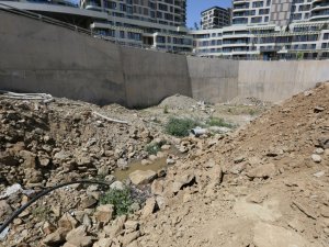 ASKİ İmrahor Vadisi’nde açıktan akan kanalizasyon hattını yeniliyor