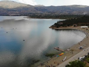 Doğunun gizli denizi Hazar Gölü, misafirlerini ağırlamaya başladı