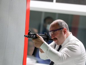 Bakan Varank: “Bor karbür seramikte dünyadaki üç oyuncudan biri olmamız ülkemizin konumunu stratejik hale getiriyor”