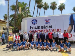 Adana’da gönüllü kan bağışçıları buluştu