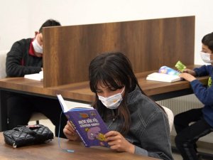 Çocuk kütüphanesine miniklerden yoğun ilgi