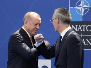Cumhurbaşkanı Erdoğan, Stoltenberg tarafından resmi olarak karşılandı
