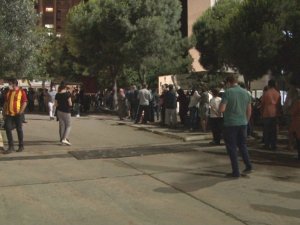 İzmir’de korona virüs aşısına yoğun talep