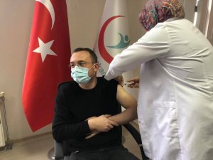 Bir günde bin 150 doz aşı