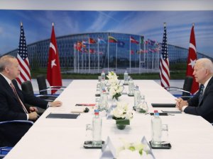 Cumhurbaşkanı Erdoğan’ın ABD Başkanı Biden ile görüşmesinde dikkat çeken kitap